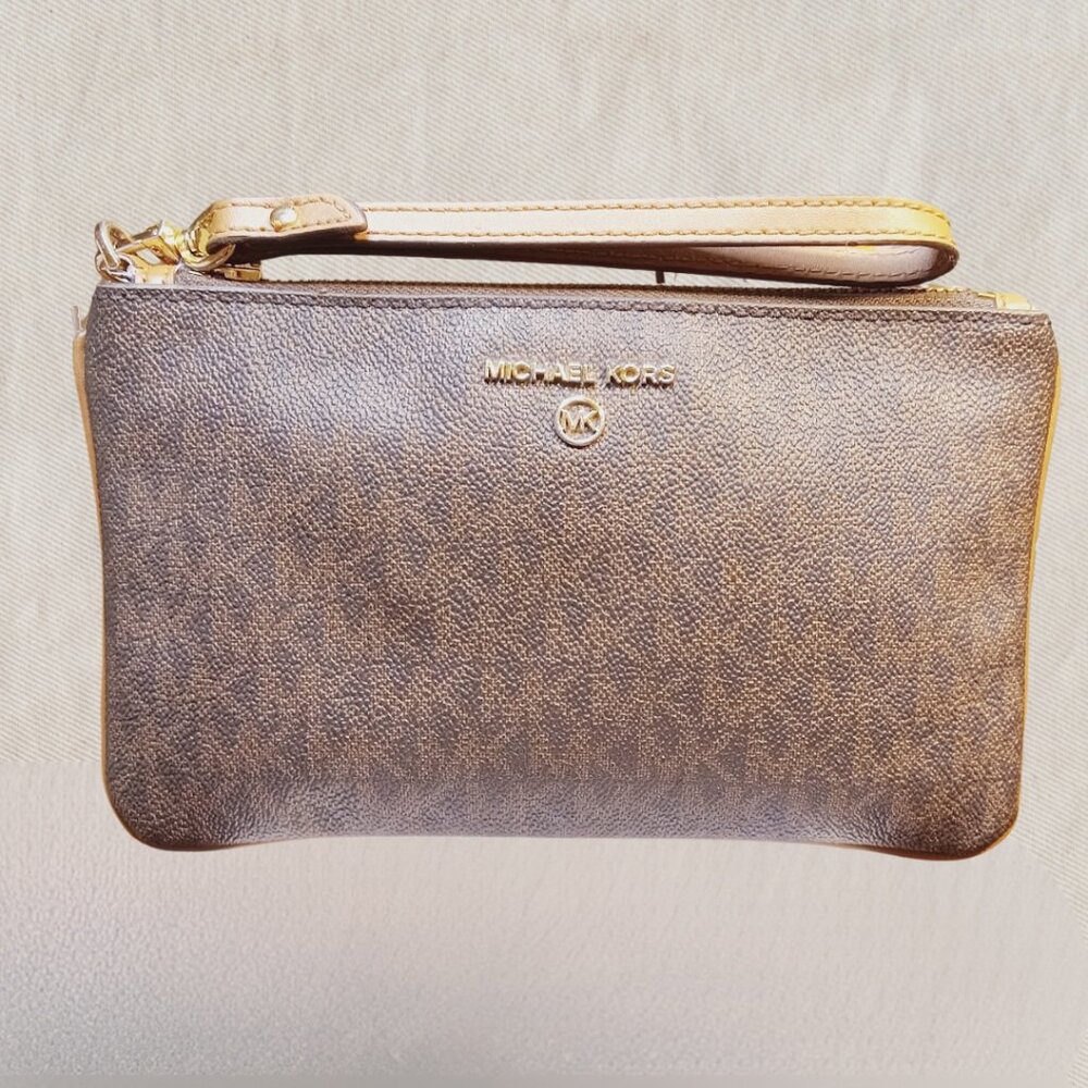 Michael Kors Logo Jet Set Charm Top-Zip Wristlet (medium)-Gold Tone Color